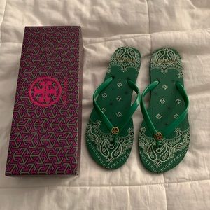 Tory Burch Thin Flip Flops - Bandana Green